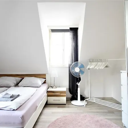 Apartment Elegantes Und Helles In Bahnhofsnahe Wurzburg